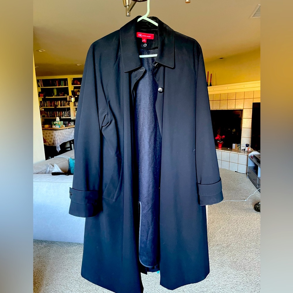 AK Anne Klein vintage Black raincoat with removable lining.